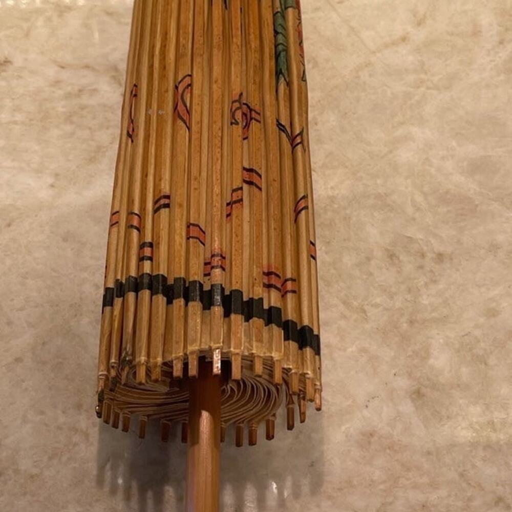 Vintage Asian decorative handpainted  paper umbrella - Picture 2 of 12